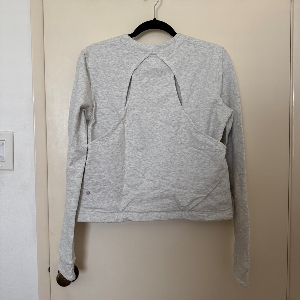 Lululemon heather gray Women's Long-Sleeve Pullover with back cut outs size 8